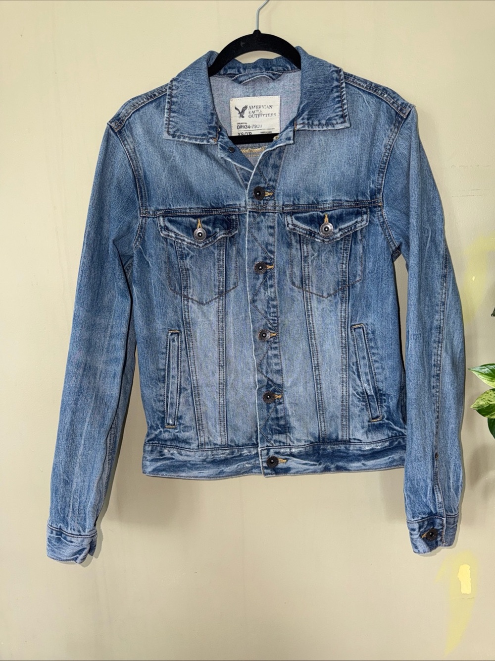 American Eagle Light Wash Denim Jacket Size XS